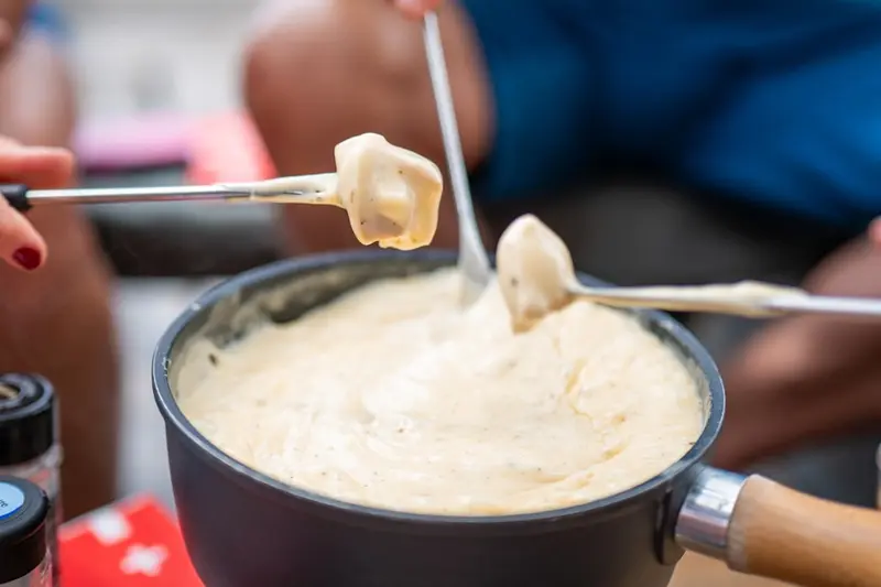 Noite de Fondue